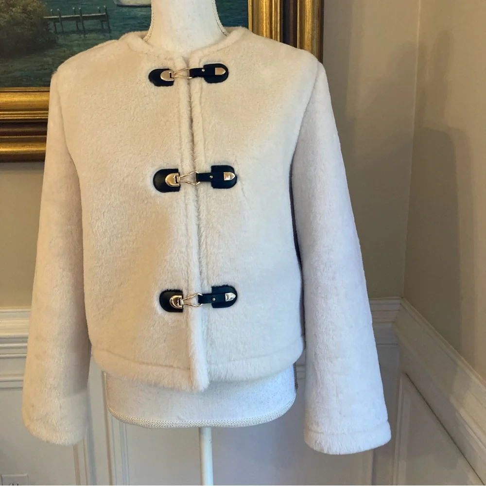 ZARA Cream Double Face Faux Shearling Fur Peg Strap Closure Collarless Jacket